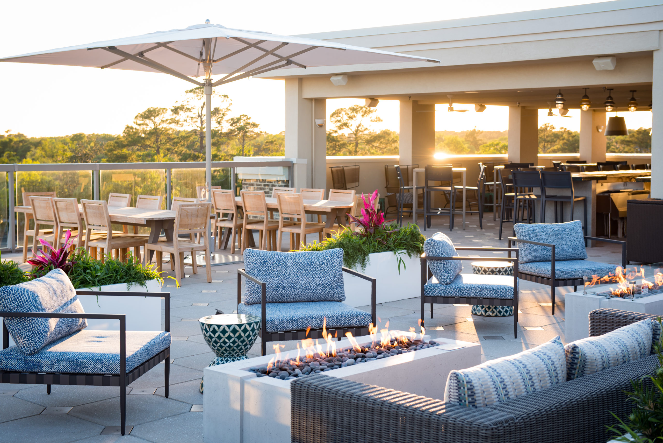 Announcing the opening of High Tide Rooftop Bar at the Courtyard by Marriott Hilton Head Island